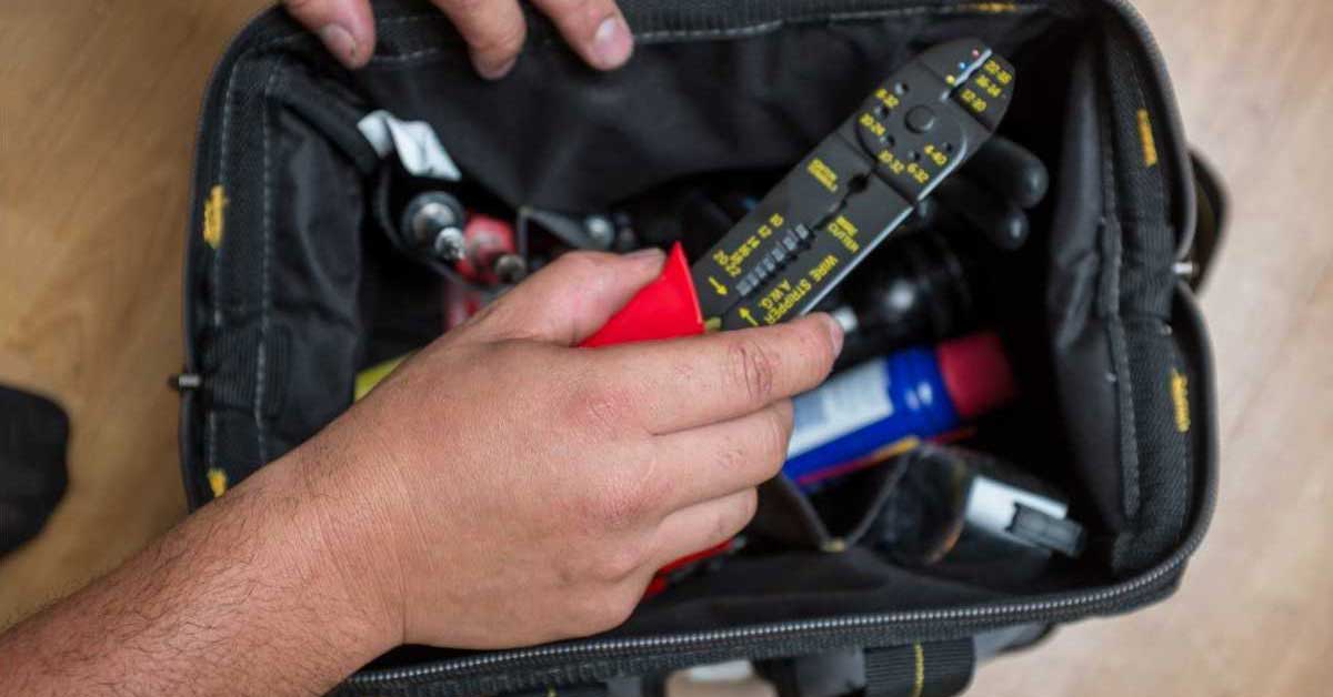 25 Essential HVAC Tools for Service Technicians Bella FSM